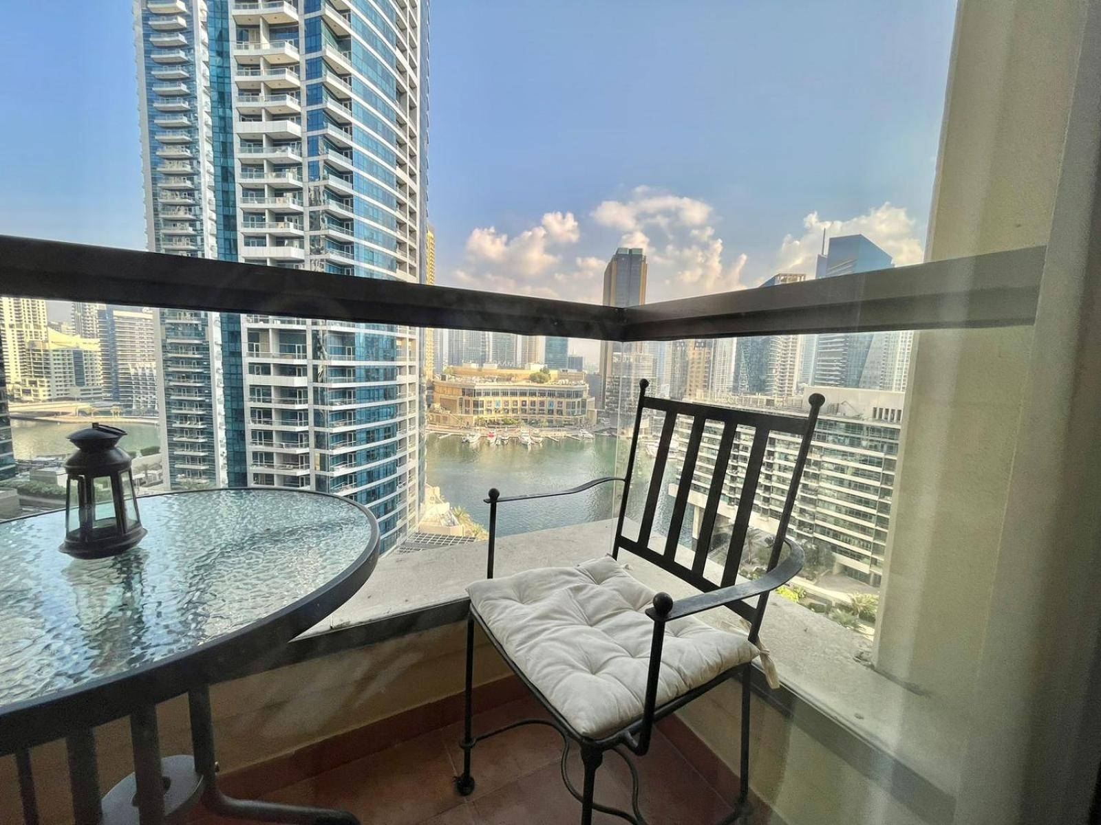 Amazing 1bdr In Jbr- Beach Access And Lake View Apartment