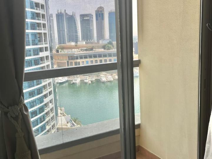Amazing 1bdr In Jbr- Beach Access And Lake View Apartment