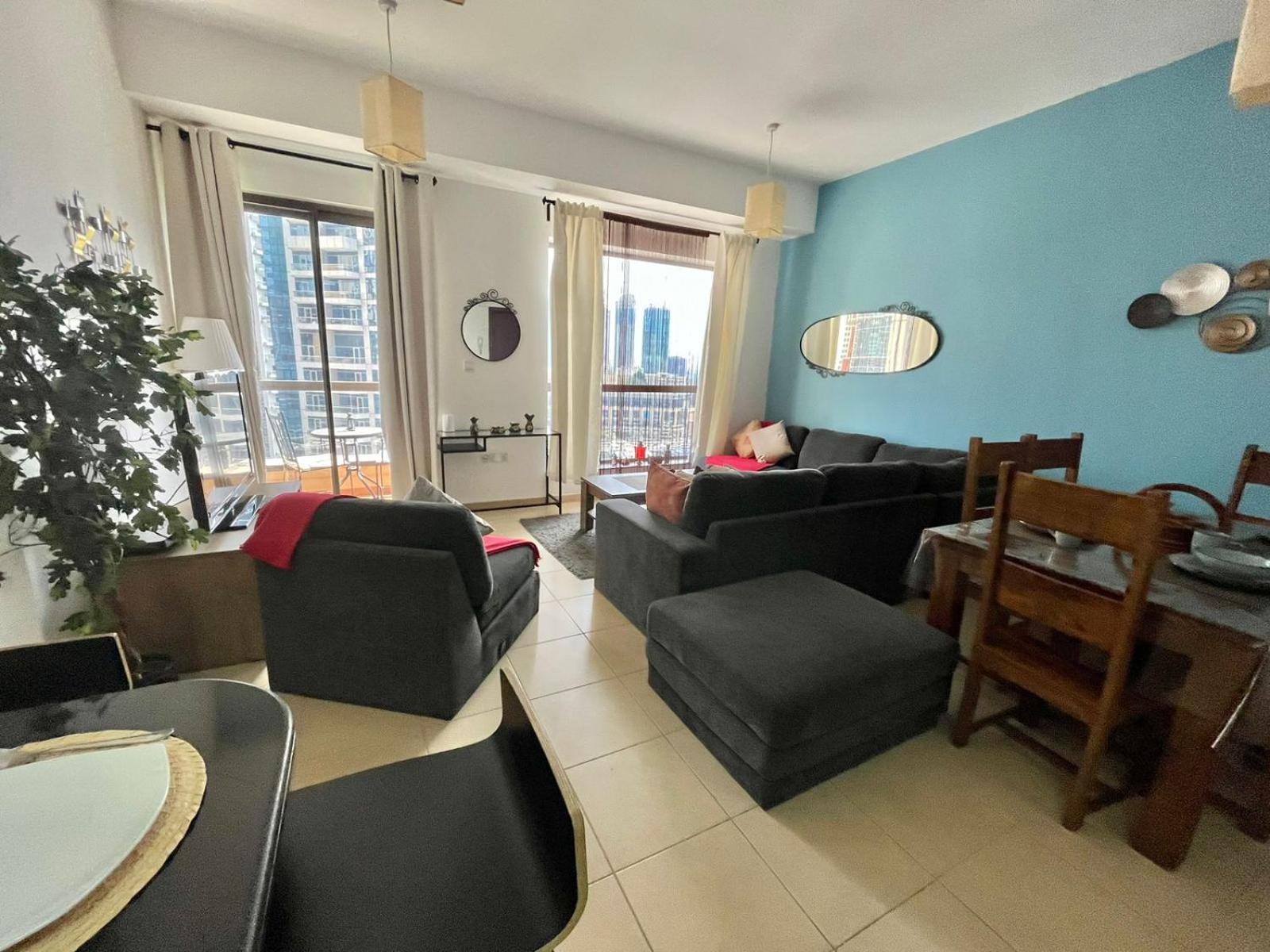Amazing 1bdr In Jbr- Beach Access And Lake View Apartment Dubai