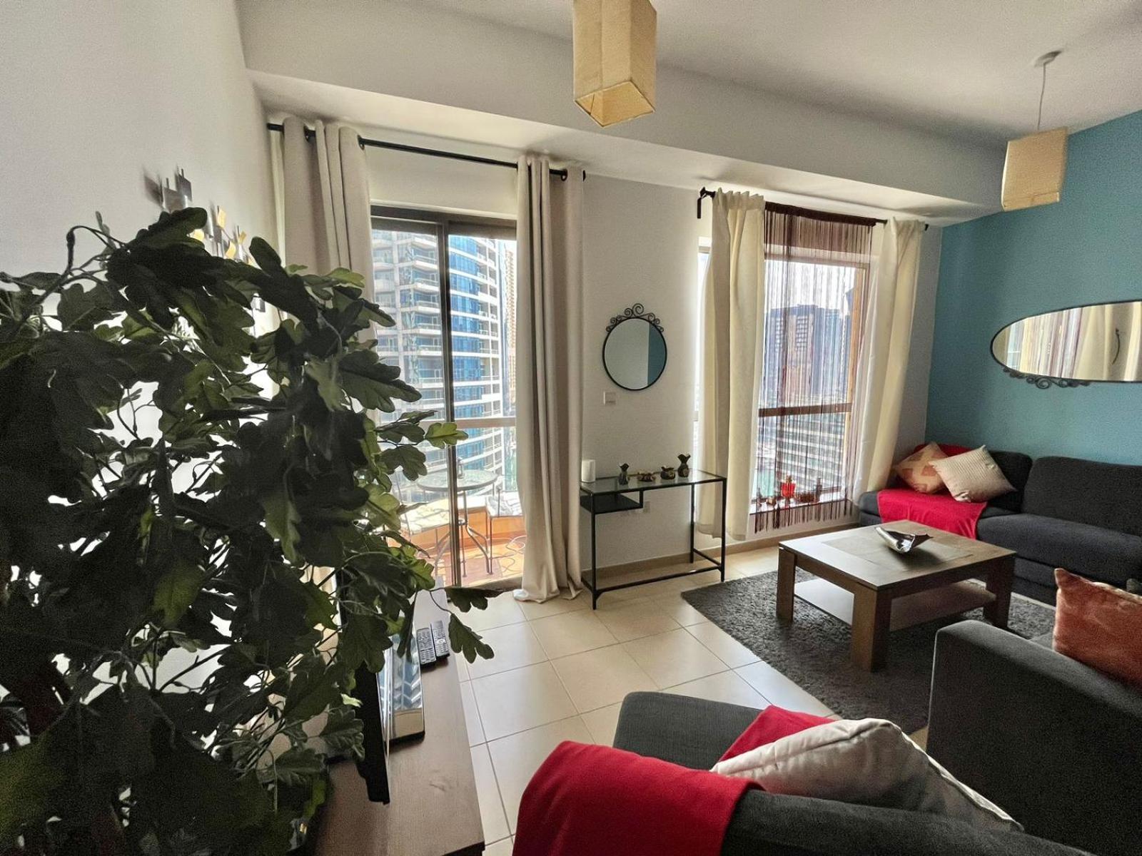 Amazing 1bdr In Jbr- Beach Access And Lake View Apartment Dubai